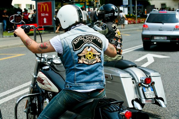 Blouson moto cuir : style, sécurité et choix techniques pour motards exigeants